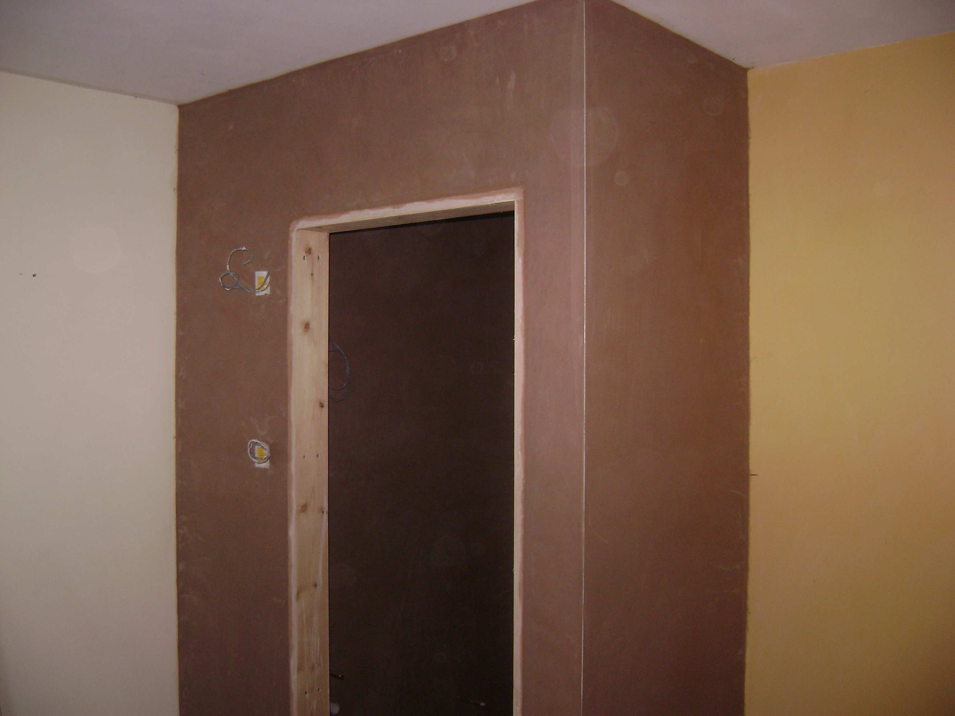 The finished plaster, the customer chose to decorate once the plaster has dried